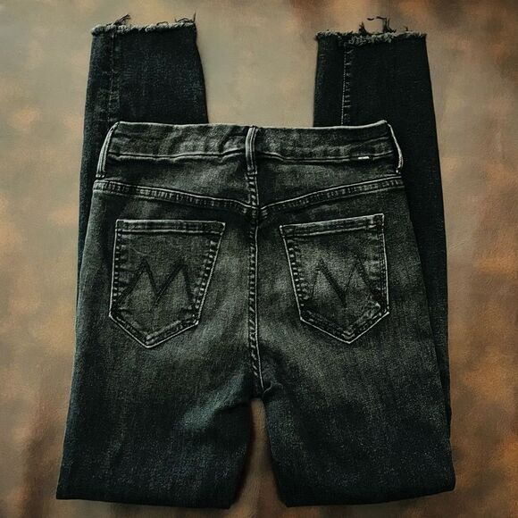 MOTHER High Waisted Looker Ankle Fray Jeans Night Hawk Distressed EUC SZ 25 - Picture 5 of 13